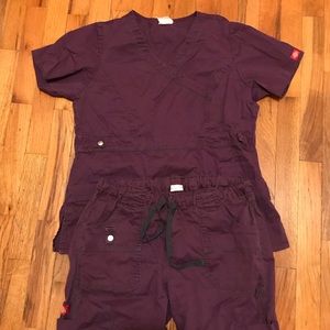 Women’s Scrub Set Purple Medium w/ lots of pockets